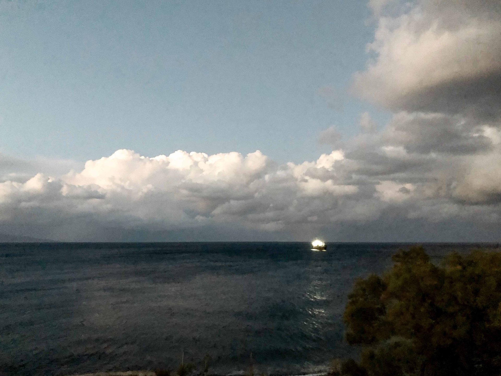 The quiet power of the sea above the Kolumbo underwater volcano